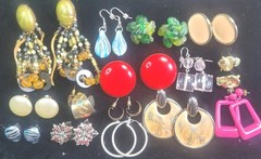 14 Pairs Vintage Earrings Dangling Studs Lot #49.