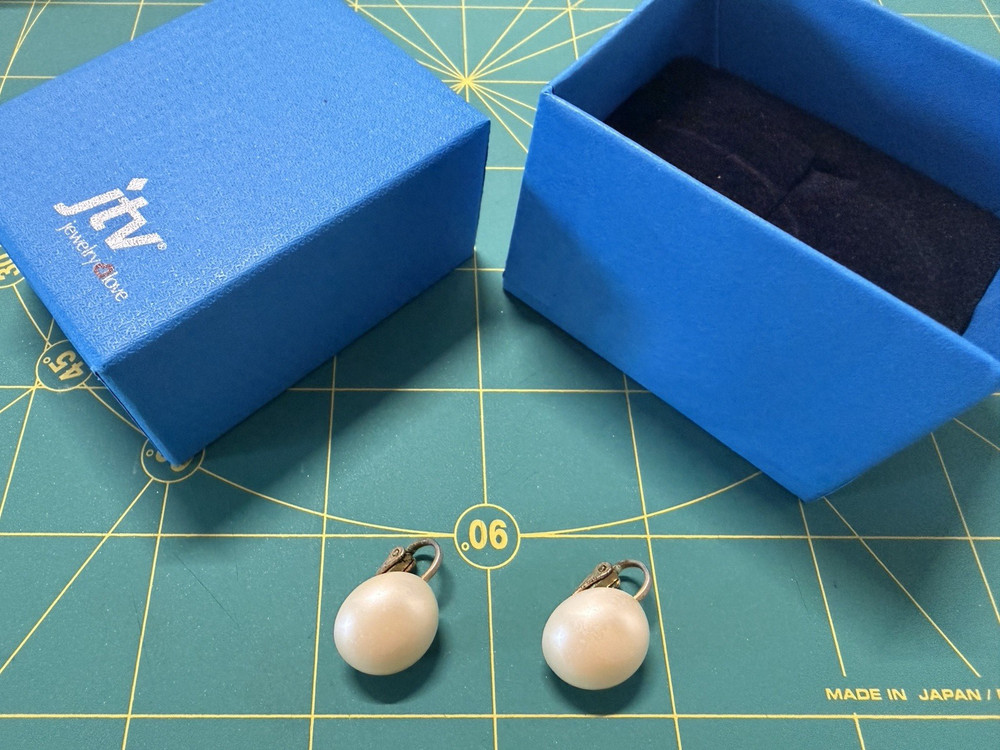 Vintage Antique JTV Clip On Earrings – Faux Pearl – Costume Jewelry – Estate 162