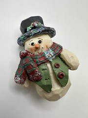 Vintage Artisan Handmade Snowman Brooch Size: 6.3 x 4.5 cm BB2