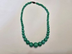 Vintage Green Peking Glass Graduated Beaded Necklace 16″