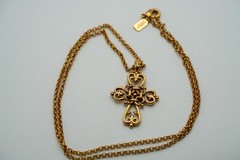 Vintage 1928 Gold Plated Ornate Cros Pendant 4cm Necklace 24″ JB39