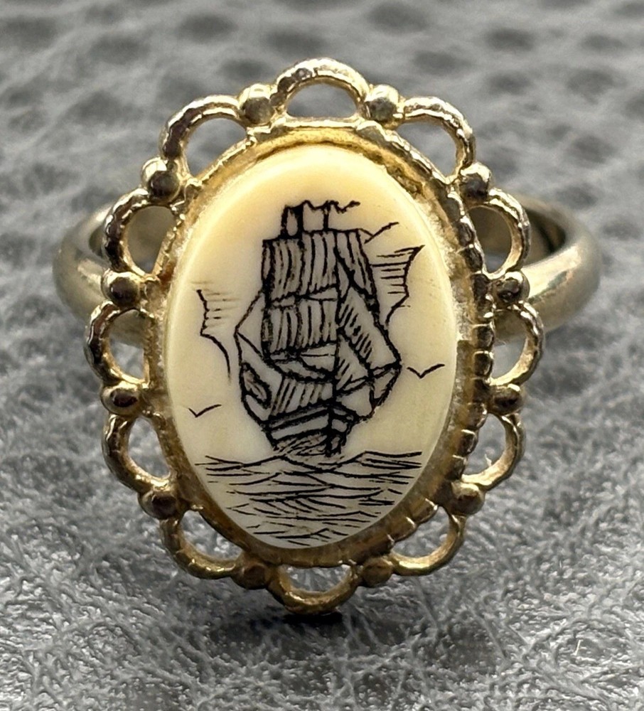 Vintage Ship Gold Tone Filigree Sea Nautical Painted Resin Oval Statement Size 6