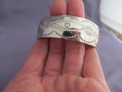 VINTAGE OLD PAWN STERLING MARY RICHARD THOMAS TOOLED WIDE HEART CUFF BRACELET