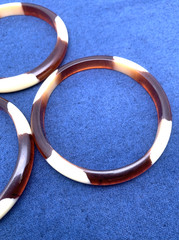 Vintage Amber Honey & Cream Lucite Bangle Bracelets Set of 3 (8-1/8” Inside Cir)