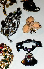 Vintage To Modern 21 Pc Brooch/Pin Lot Monet, Dodd’s, GF, Crystals, Rhinestones
