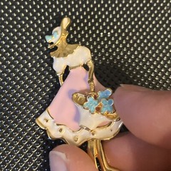 Vintage Art Deco style elegant lady in a hat brooch pin Pink Enamel Purse Moves