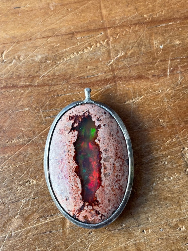 Vintage Mexican Cantera Fire Opal Crystal Gemstone Pendant 1.15″ 4.3 Grams