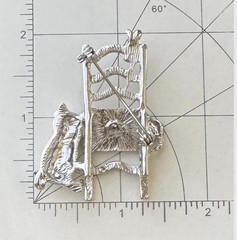 Mice on chair / enamel on silver tone metal brooch pin