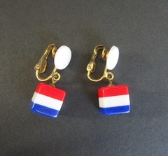 Patriotic Vintage Retro Clip Earrings Lucite Red White Blue Dangle 1-1/8″