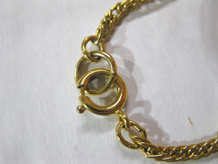 Vintage 70s Crown Trifari Cream / Off White Lucite Heart Gold Tone Necklace