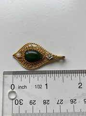 Vintage gold tone nephrite jade genuine diamond pendant