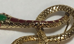 1985 Metropolitan Museum of Art MMA Gold Tone Snake Brooch Enamel Green Cabochon