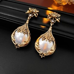 Vintage 2 Pcs Gold Tone Imitation Pearl Necklace Earrings Set Floral Dangle