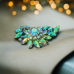 Vintage 1950s Peacock AB Emerald Rhinestone Brooch Silver Tone Marquise Chaton