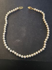 VINTAGE KNOTTED GLASS faux PEARL STRAND JAPAN 15.5″ inches Gold Tone clasp