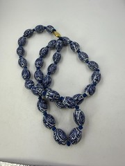 Vintage Necklace Chinese Export Blue White Porcelain Oval Beads 28 in Box clasp
