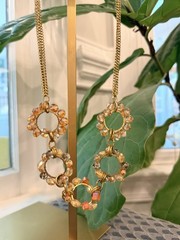 22″ Boho Wire Wrapped 5 HOOP NECKLACE Vtg GOLD TONE Beaded Statement Necklace
