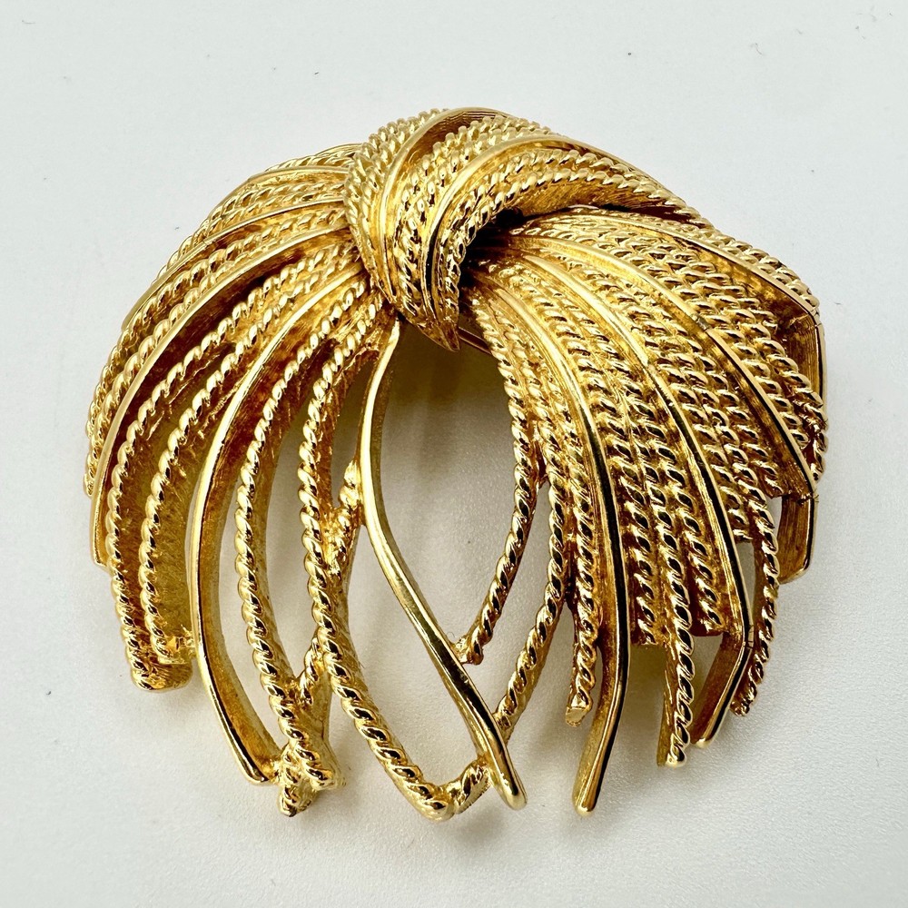 VTG MONET Cordelia Mirador Brooch Gold Tone Fire Works Knotted Rope Pin 2”