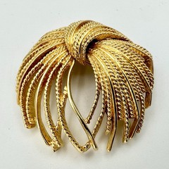 VTG MONET Cordelia Mirador Brooch Gold Tone Fire Works Knotted Rope Pin 2”