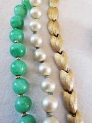 Vtg Gold Jade Glass Faux Pearl Green Mogul 3 Strand Necklace Earrings Set