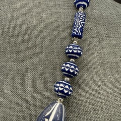 Vintage Necklace Blue White Patterned Beaded 22 Inches