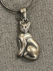 Sterling Silver Vintage Seated Cat Feline Pendant Necklace 16” Chain