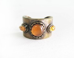 Fantastic Vintage Nina Ricci Etruscan Cabachon Brass Ring – Size 8.5