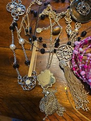 Lot 1 Mixed Lot All Marked Jewelry Anne Klien, Liam Sophia, Joan Rivers, Chaps,