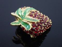 Vintage Strawberry Brooch Red Rhinestone Enamel Leaves Gold Tone Signed Marked