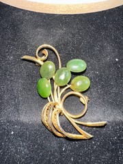 Vintage Yellow Gold Plated Filligree & Green Jade Brooch Pin, 2″ inches