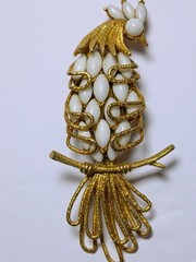 Vintage Corocraft Bird Brooch Milk Glass Bead Pin 1940s 1950s Gold Tone