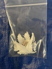 Preowned “CROWN TRIFARI”Brooch White Enamel 7 Rhinestones Check Pictures