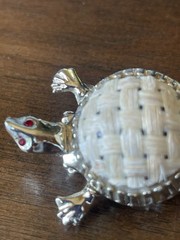 Vintage 1950s-1970s Turtle Brooch Red Crystal Eyes Straw Woven Shell Gold Tone
