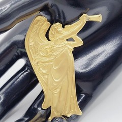 Glorious Figural Trumpeting Angel Gold Tone Hallmarked 1989 Vintage Brooch Pin