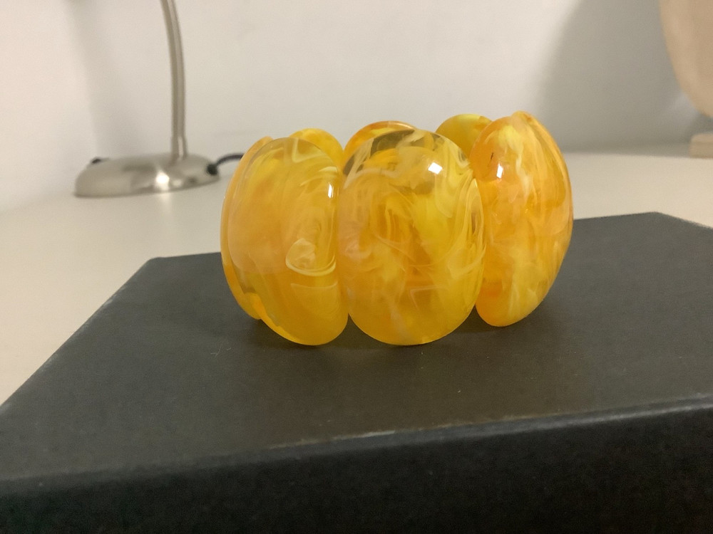 Vintage Art Deco faux egg yolk amber lucite bracelet large link stretch beauty