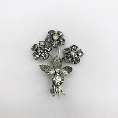 Vintage Rhinestone Daisy Silver Tone Brooch Pin Prong Set Stones