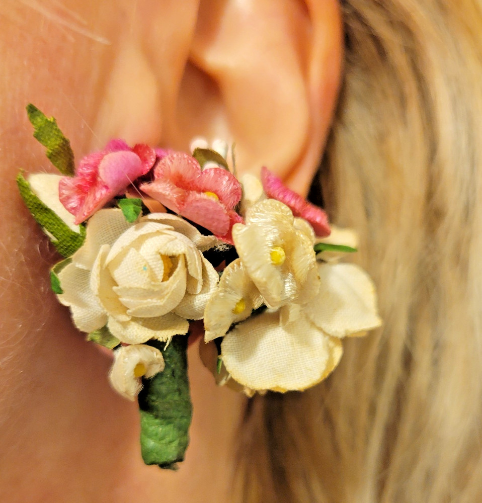 Vtg Silk Flower Bouquet Screw Back Earrings 1950s Romantic Bridal