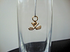VINTAGE 1980s GOLF BALL & CLUBS INSIGNIA GOLD TONE SLIDE PENDANT