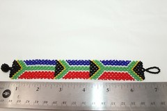 GORGEOUS Red Blue Black White & Green Glass Seed Bead 7.25″ Bracelet