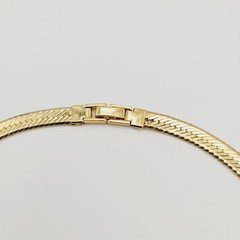 Vintage Gold Tone Herringbone Chain Necklace Classic Fold Over Clasp 18″
