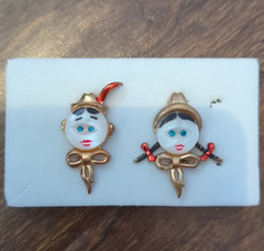 Lot of 2 Figural Face Enamel Brooch Pins 1949 Uncas MFG.CO.