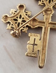 Signed MMA 1982 Vintage Matte Gold Tone Skeleton Key Brooch Pin St. Peter’s Keys