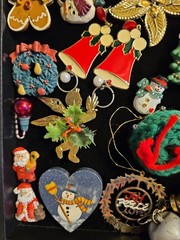 Christmas COSTUME JEWELRY & Things for Repurposing, or Craft Making. #110