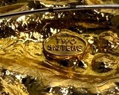 Vintage Two Sisters Medici Jewelry Paisley Brooch