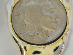 Vintage Arrowhead 1935 Buffalo Nickel Pendant Necklace Goldtone Silvertone