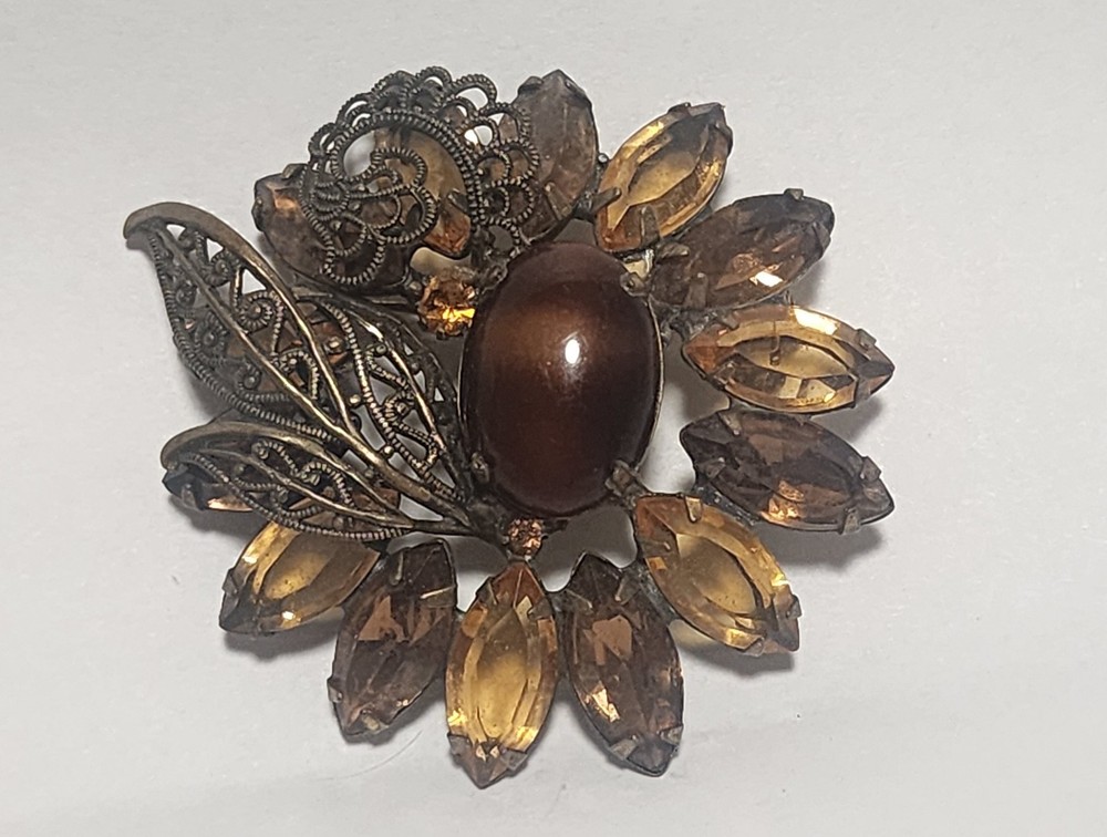 Vintage Brown Marbled Art Glass Rhinestone Filigree GoldTone Brooch STUNNING