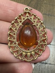 Vintage 1974 Sarah Coventry Amber Teardrop Goldtone Pendant 1.5”