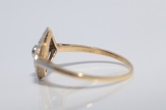 Antique Circa 1920s Art Deco 18k Gold Natural Diamond Navette Design Ring