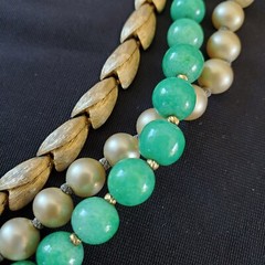 Vtg Gold Jade Glass Faux Pearl Green Mogul 3 Strand Necklace Earrings Set