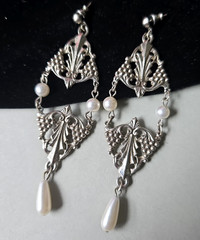 Vintage Silver Tone Faux Pearls Victorian Style Dangle Pierced Earrings